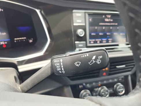 Used 2022 Volkswagen Jetta SE w/ Panoramic Sunroof Package FWD image 25