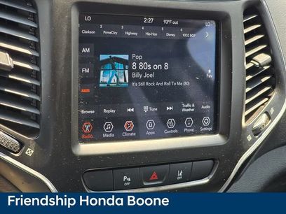 Used 2021 Jeep Cherokee Latitude Lux w/ Comfort/Convenience Group