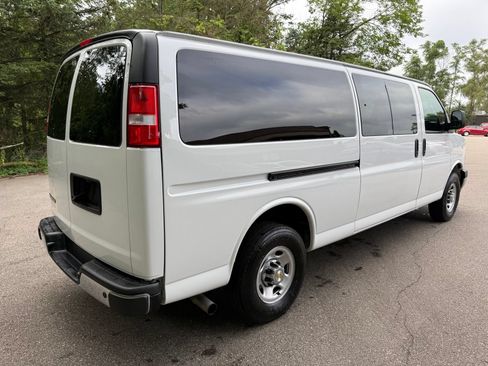 Used 2024 Chevrolet Express 3500 LT w/ LT Preferred Equipment Group RWD image 2