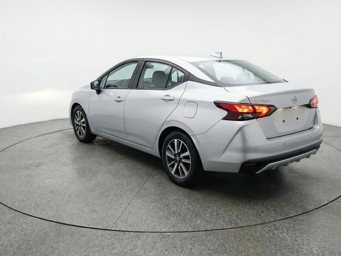 Used 2025 Nissan Versa SV image 6