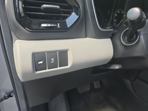 Used 2025 Honda Pilot EX-L image 32