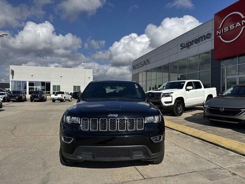 Used 2022 Jeep Grand Cherokee Laredo X image 2