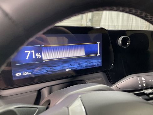 New 2025 Chevrolet Silverado EV LT image 21