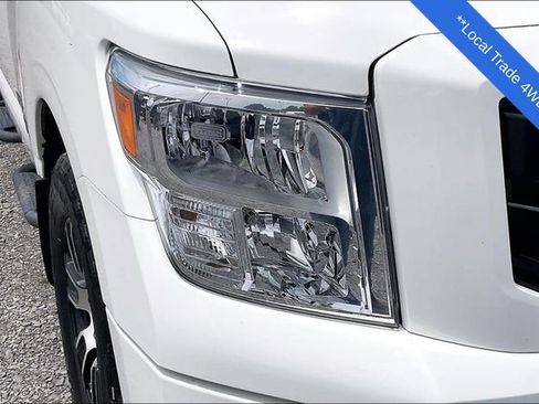 Used 2021 Nissan Titan SV w/ SV Convenience Package AWD/4WD image 32