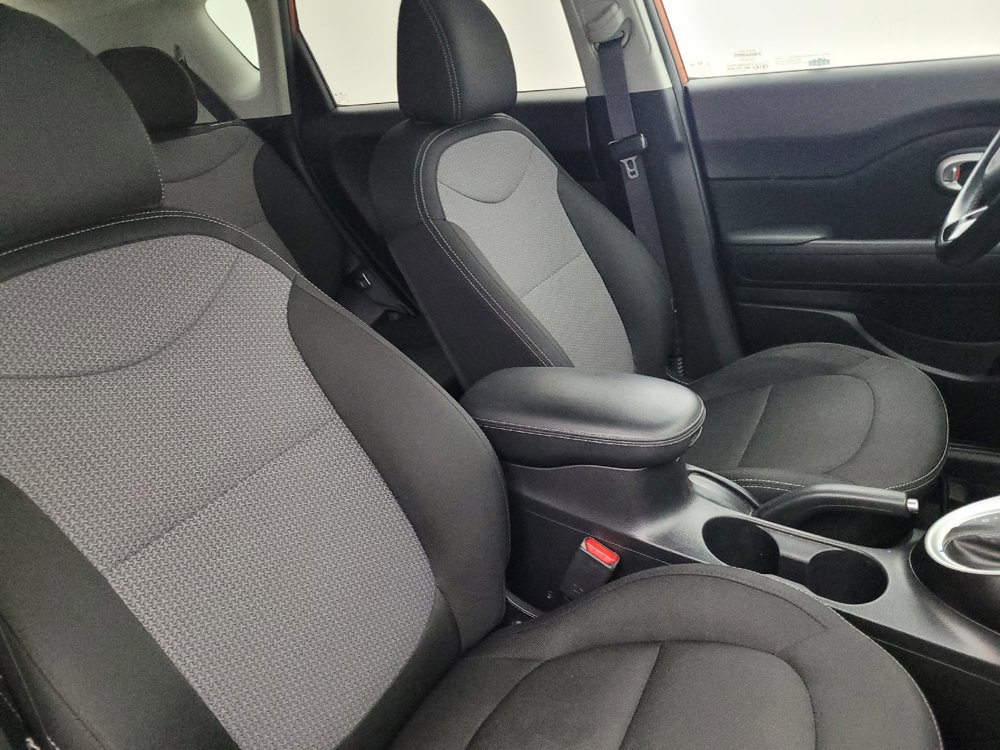 Used 2018 Kia Soul + FWD image 21