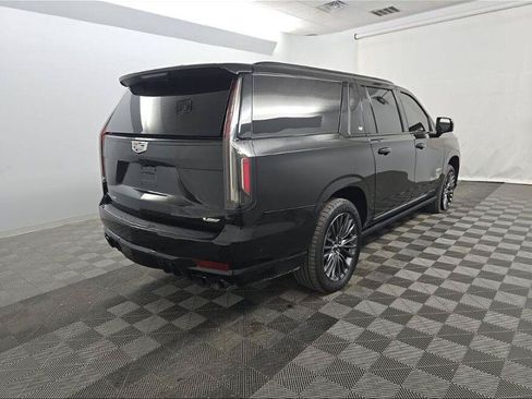 Used 2023 Cadillac Escalade ESV V AWD/4WD image 8