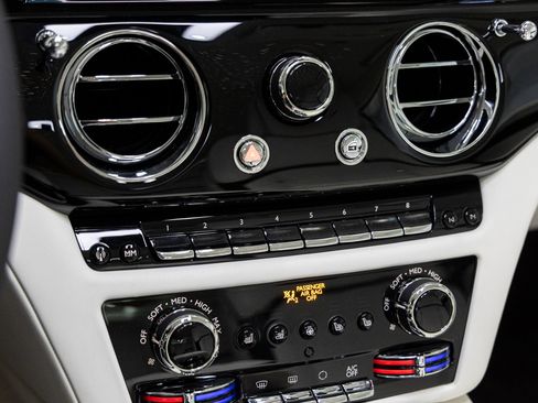 New 2026 Rolls-Royce Spectre image 33