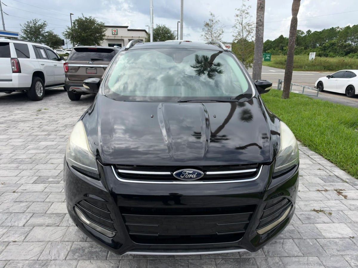 Used 2013 Ford Escape Titanium w/ Parking Technology Pkg AWD/4WD image 2
