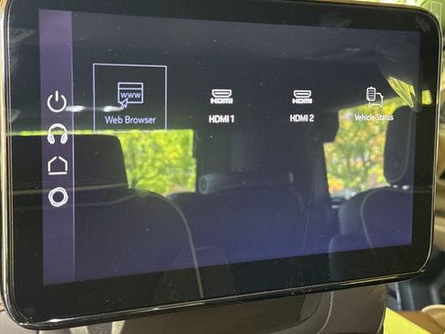 New 2026 GMC Yukon Denali Ultimate AWD/4WD image 16