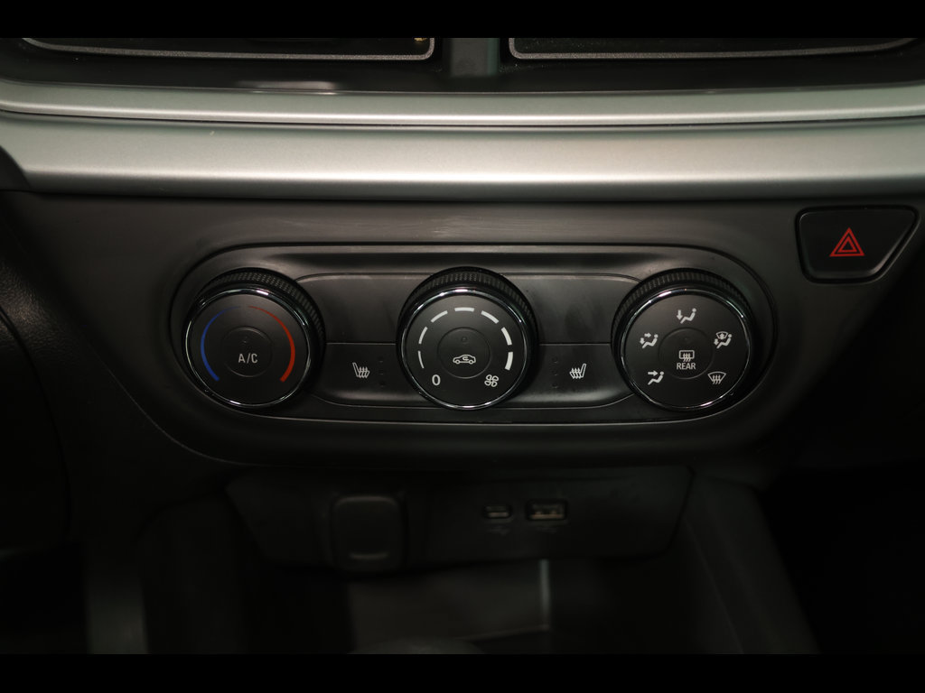 Used 2024 Chevrolet Trax LS w/ LS Convenience Package FWD image 25