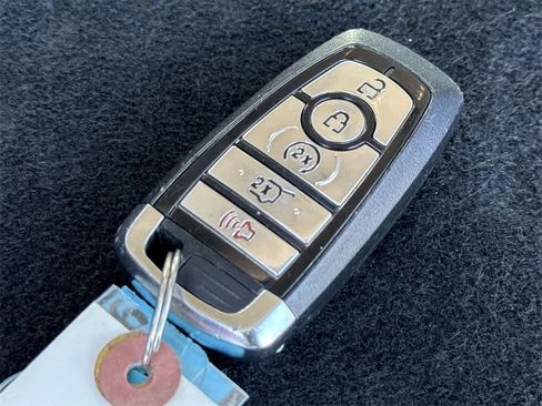 Used 2024 Ford Expedition XLT image 27