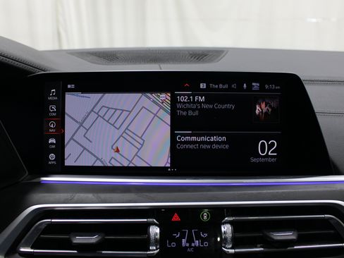 Used 2022 BMW X7 xDrive40i w/ Premium Package AWD/4WD image 16