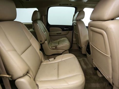 Used 2011 GMC Yukon XL Denali AWD/4WD image 27