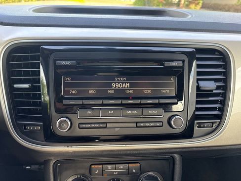 Used 2014 Volkswagen Beetle 1.8T image 17