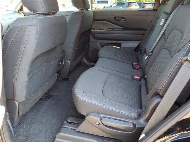 Certified 2025 Nissan Pathfinder SV AWD/4WD image 10