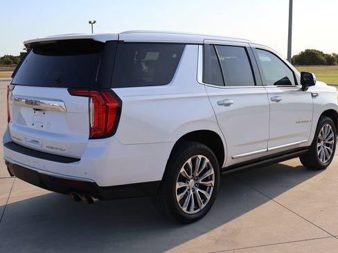 Used 2021 GMC Yukon Denali w/ Denali Premium Package AWD/4WD image 7