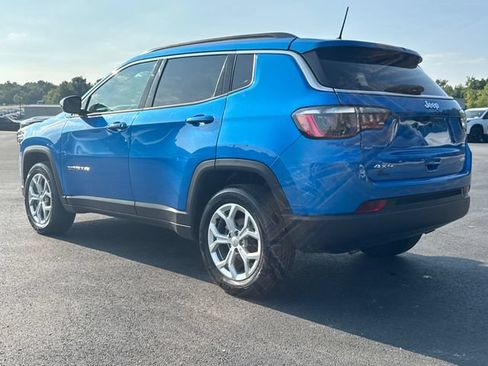 Used 2024 Jeep Compass Latitude AWD/4WD image 5