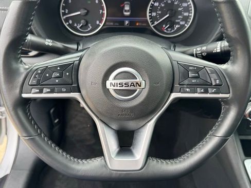 Used 2022 Nissan Sentra SV w/ Trunk Package image 16