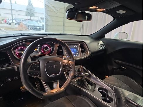Used 2016 Dodge Challenger SRT Hellcat image 11