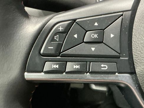 Used 2025 Nissan Sentra SR w/ SR Premium Package image 22