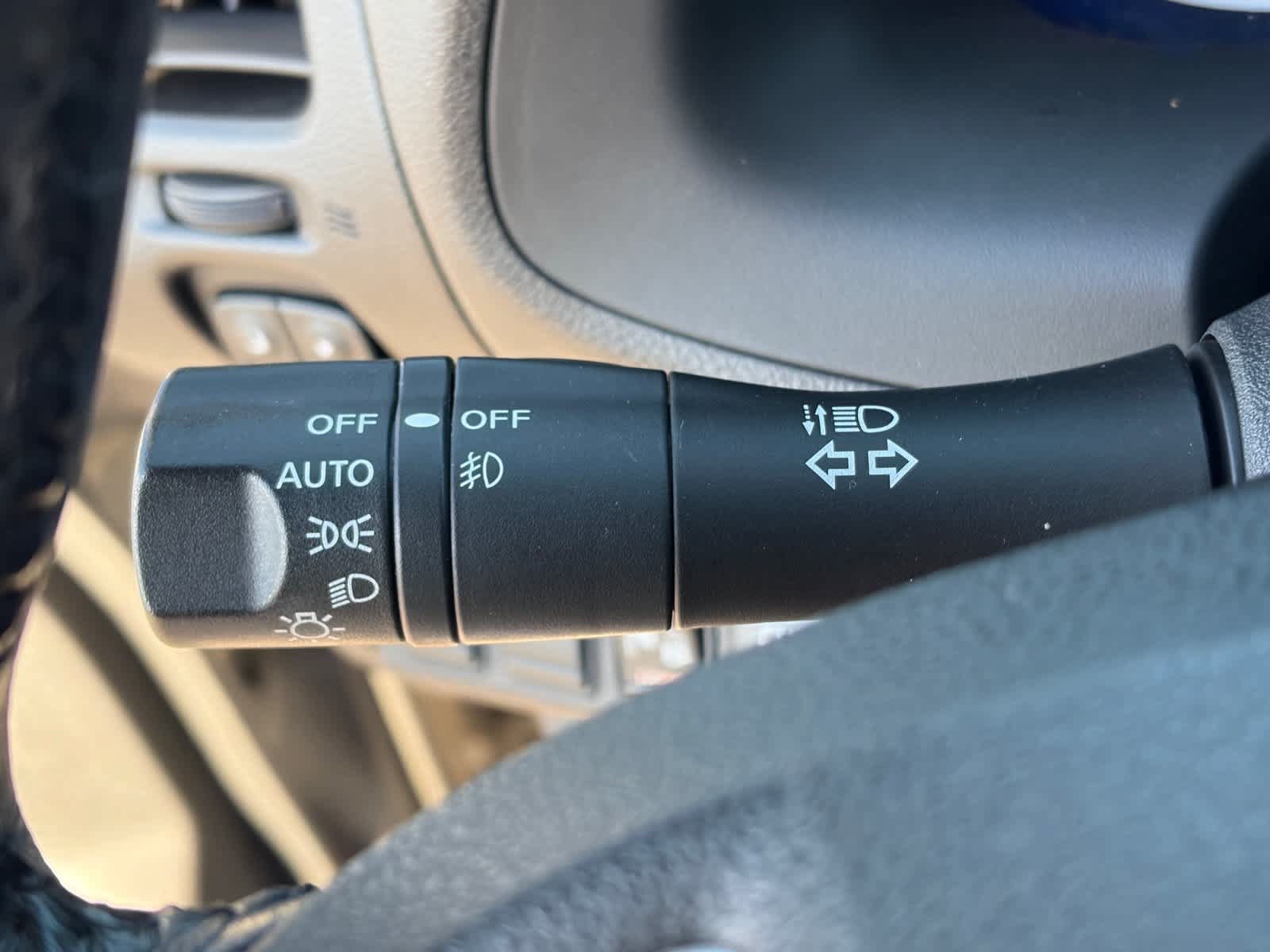 Used 2015 Nissan Leaf SL FWD image 23