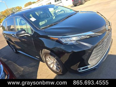 Used 2021 Toyota Sienna XLE