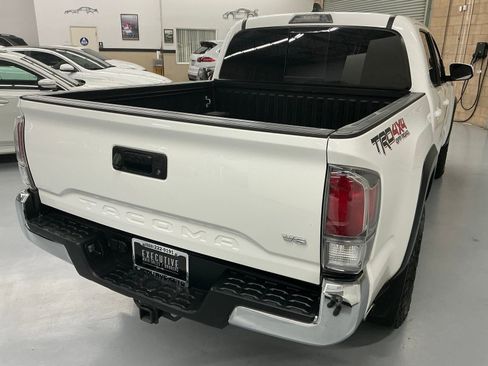 Used 2023 Toyota Tacoma TRD Off-Road image 5
