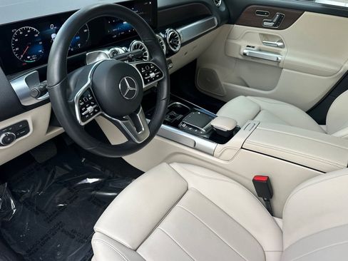 Used 2023 Mercedes-Benz EQB 300 300 w/ Exclusive Package image 8