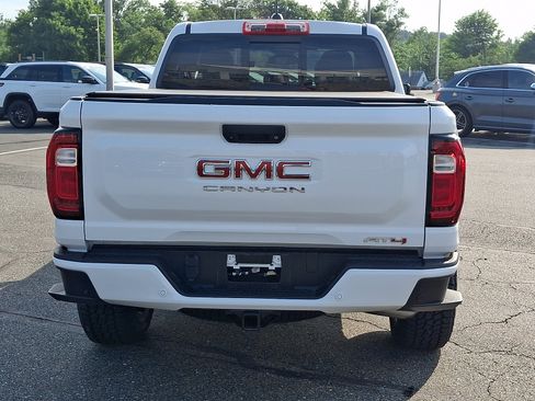 Used 2023 GMC Canyon AT4 w/ AT4 Premium Package AWD/4WD image 5