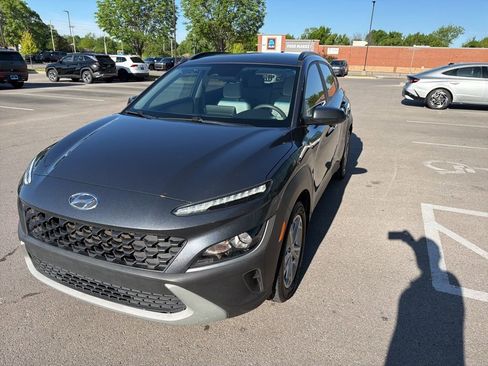 Used 2022 Hyundai Kona SEL image 2