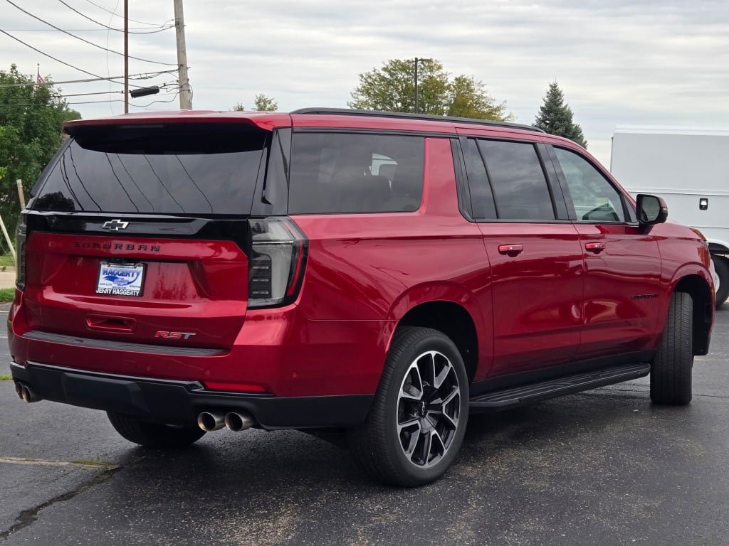 Used 2025 Chevrolet Suburban RST w/ Advanced Technology Package AWD/4WD image 13