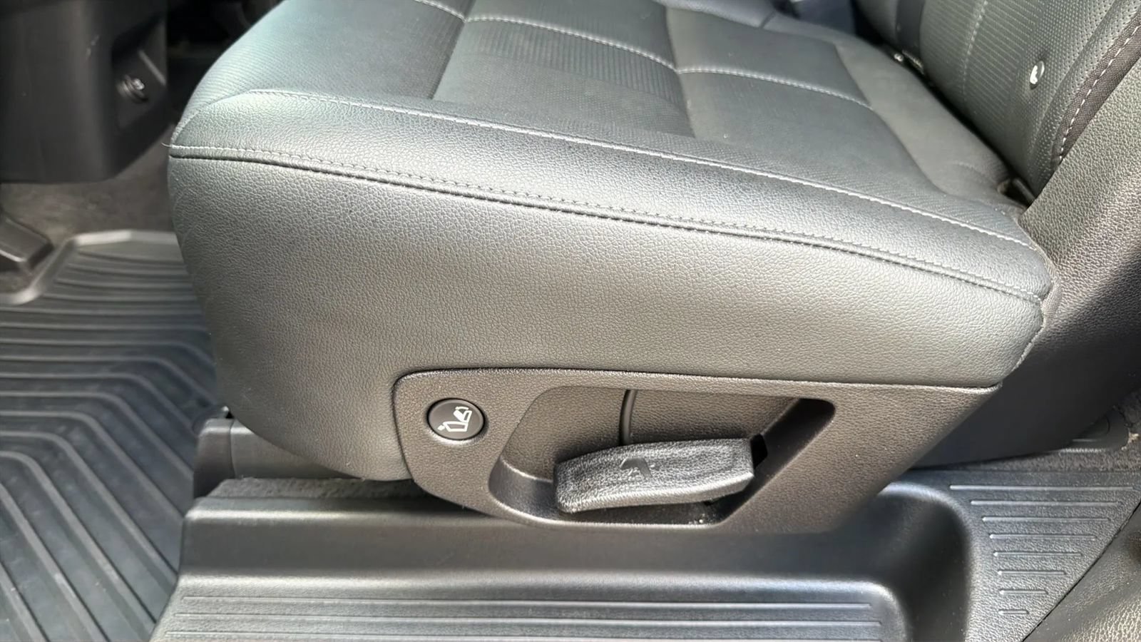 Used 2021 Kia Telluride EX FWD image 28