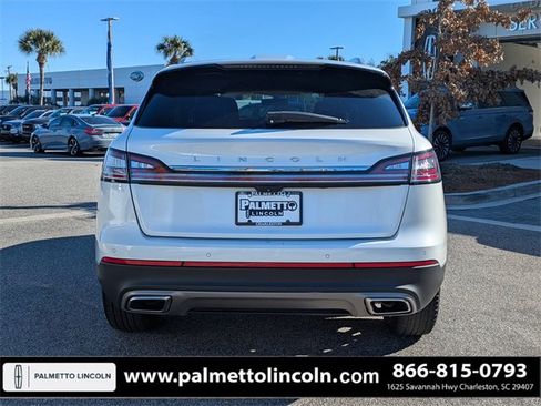 Used 2022 Lincoln Nautilus Reserve image 5