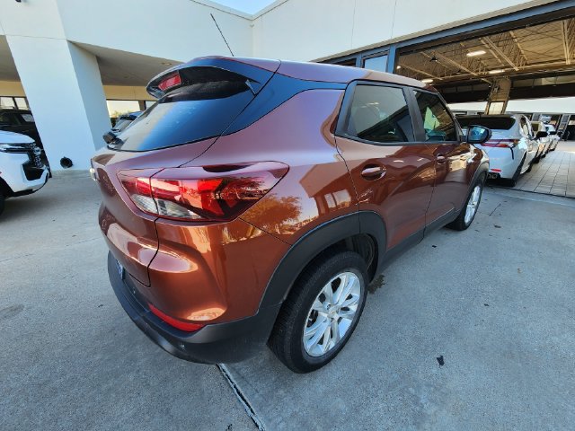 Used 2021 Chevrolet TrailBlazer LS FWD image 3
