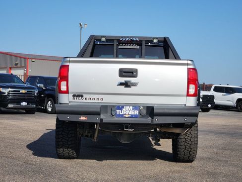 Used 2018 Chevrolet Silverado 1500 LTZ Z71 w/ Redline Edition AWD/4WD image 6