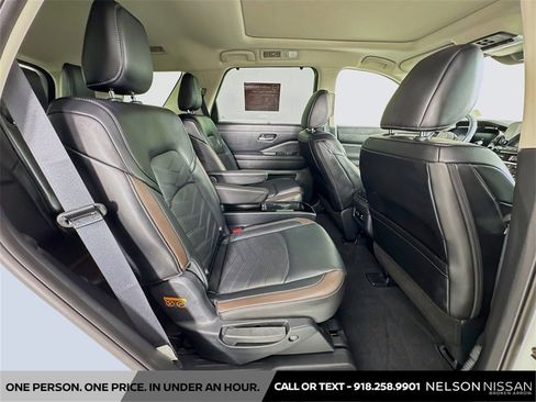 Certified 2024 Nissan Pathfinder Platinum image 30