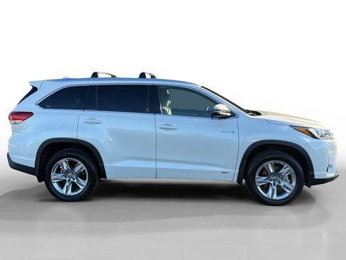 Used 2019 Toyota Highlander Limited image 6