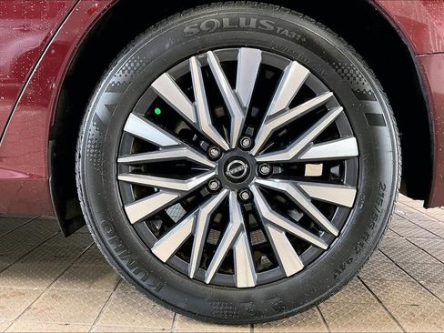 Used 2025 Nissan Altima 2.5 SV FWD image 31