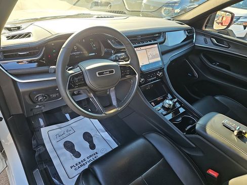 Used 2023 Jeep Grand Cherokee Overland w/ Luxury Tech Group IV image 21