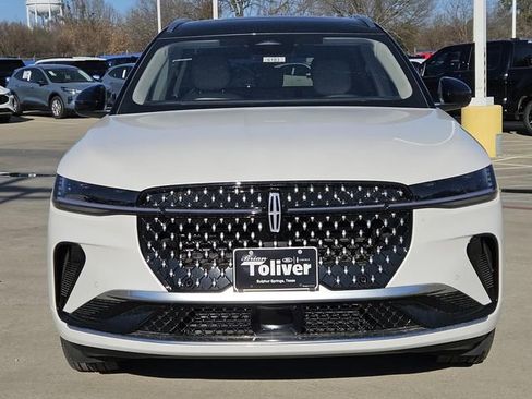 New 2026 Lincoln Nautilus Reserve image 3