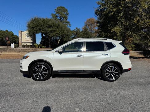 Used 2019 Nissan Rogue SL w/ Premium Package image 3