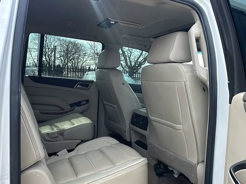 Used 2020 GMC Yukon XL Denali w/ Denali Ultimate Package AWD/4WD image 19