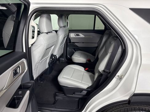 Certified 2025 Ford Explorer Active w/ Active Comfort Package image 30