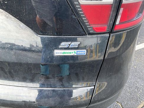 Used 2017 Ford Escape SE AWD/4WD image 7