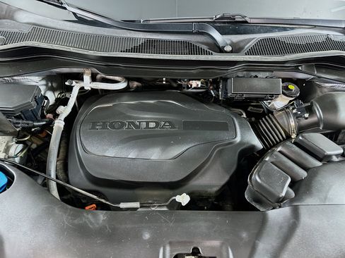 Used 2021 Honda Pilot EX image 32