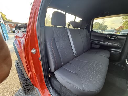 Used 2016 Toyota Tacoma TRD Off-Road w/ Towing Package AWD/4WD image 17
