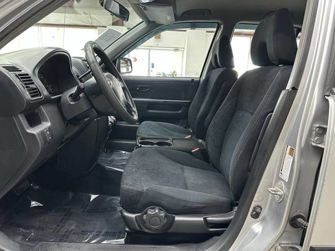 Used 2005 Honda CR-V LX image 11