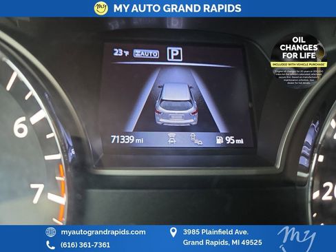 Used 2020 Nissan Pathfinder SL image 18