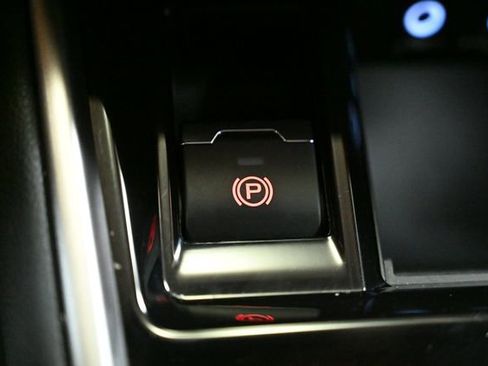 Certified 2024 Subaru Outback Limited image 33