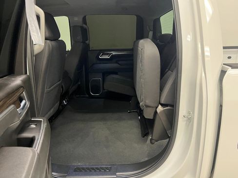 Used 2025 Chevrolet Silverado 2500 LT w/ Convenience Package image 32